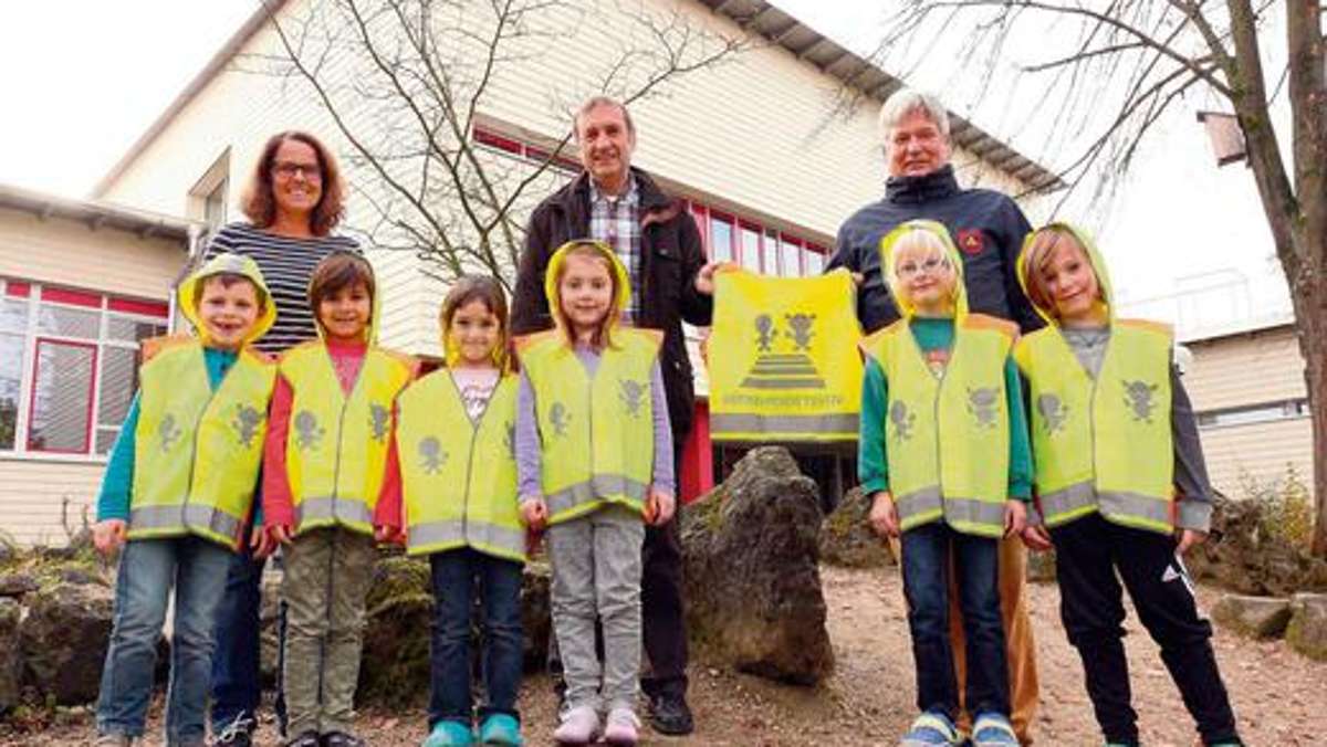 Lichtenfels: Sicherheitswesten für Grundschüler
