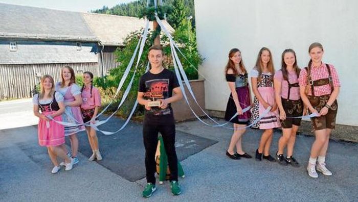 Förtschendorfer tanzen sich in Kitzbühel aufs Podium