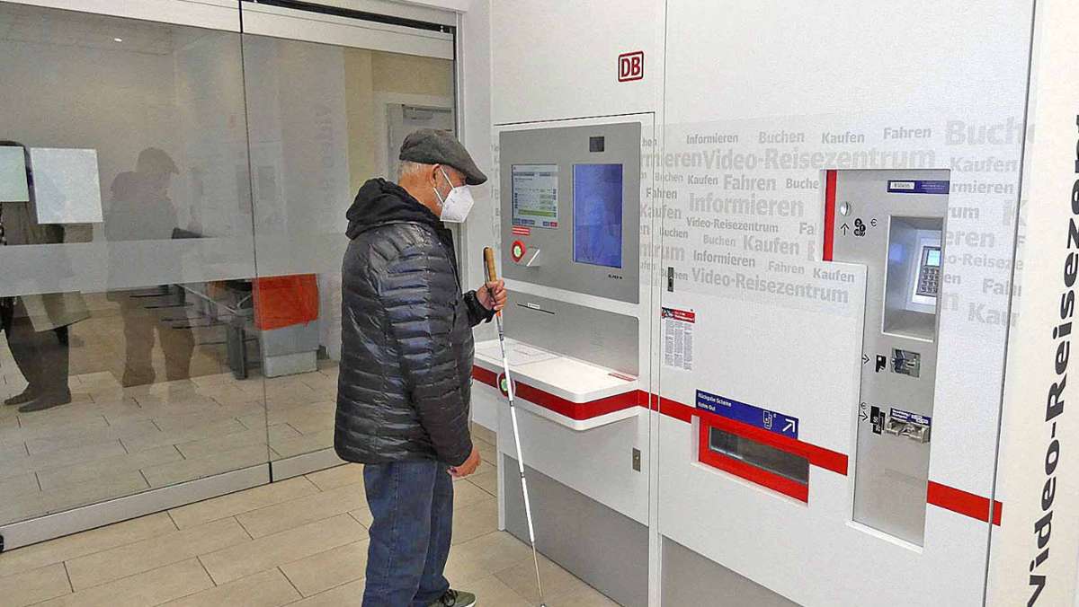 Digitale Beratung am Haßfurter Bahnhof: Hilfe erscheint  per Knopfdruck