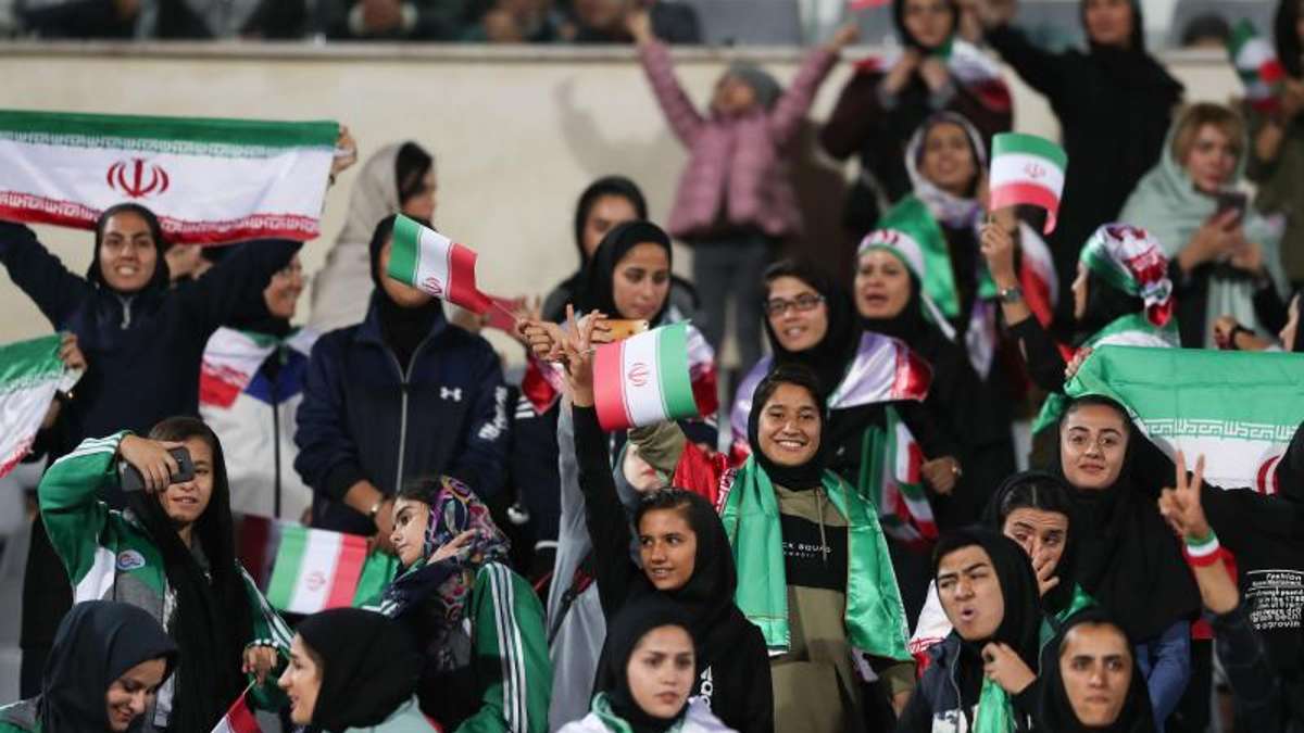 Für Länderspiele: Iranischer Minister: Frauen können ins Stadion