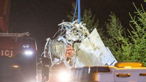 Flugtage in Eger: Flugzeug stürzt ab: Pilot stirbt