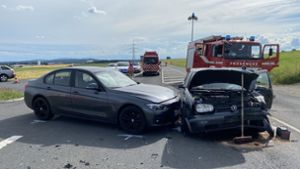 Crash beim Abbiegen: Zwei Verletzte