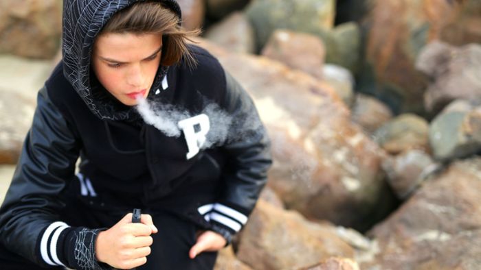 E-Zigaretten und Co.: Wie gefährlich sind Vapes für Jugendliche?