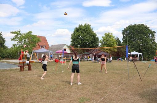 Auf dem Areal ist sogar Platz für Volleyball. Foto: Kemnitze