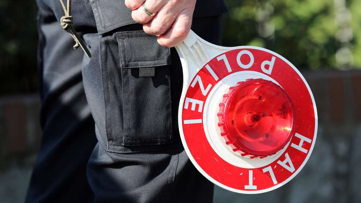 Lichtenfels: Polizei stoppt Mann mit SS-Symbol am Revers