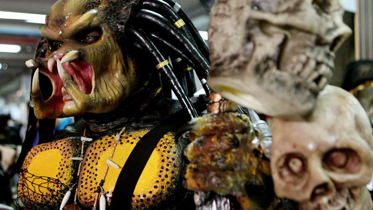 Feuilleton: Kinocharts: Zombie-Nonne verweist Außerirdischen Angreifer auf seinen Platz