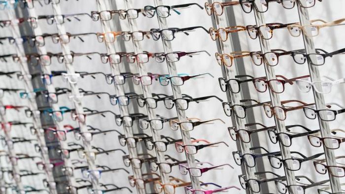 Einbrecher stehlen Brillen im Wert von etwa 100.000 Euro