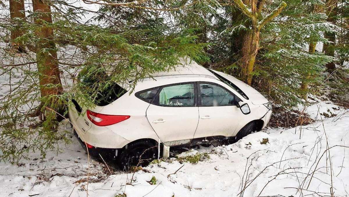 Ludwigsstadt/Kronach: Schnee und Eis sorgen für Unfälle im Frankenwald