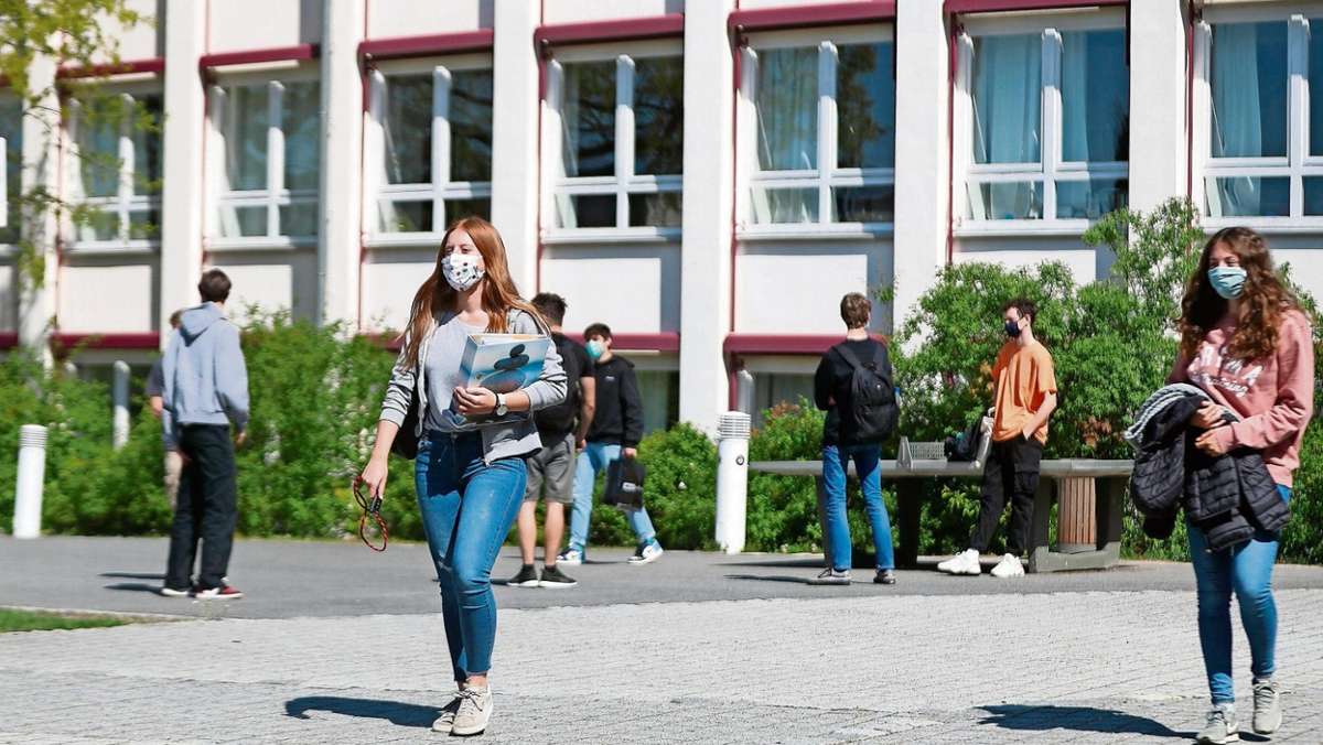 Coburg: Brandstifter gesucht: Wer legte Feuer im Gymnasium?