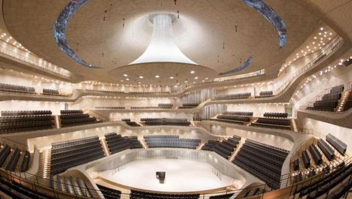 Feuilleton: Hamburg übernimmt die Elbphilharmonie
