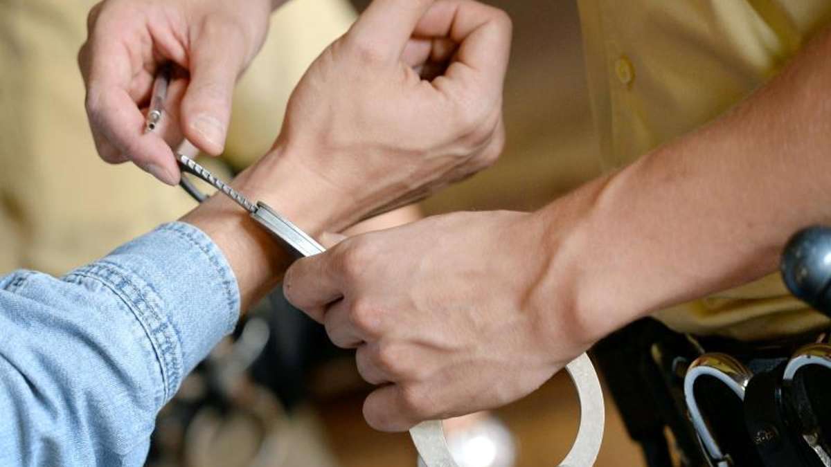 Länderspiegel: Seniorin bedrängt: Polizei schnappt 17-jährigen Sexualstraftäter