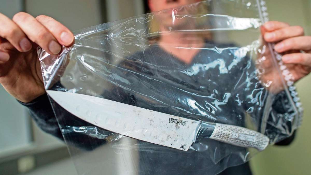 Aus der Region: Mehrere Messerstiche: 46-Jähriger muss notoperiert werden