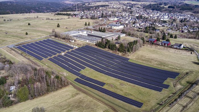 Solarpark Nordhalben: Endlich fließt der Strom