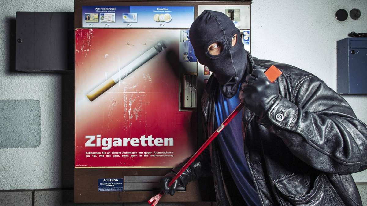 Polizei sucht Zeugen : Erneut Zigarettenautomaten aufgebrochen