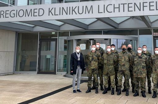 Am Regiomed-Klinikum Lichtenfels wurden Bundeswehr-Soldaten verabschiedet, die Mitarbeiterinnen und Mitarbeiter in der Corona-Pandemie auch in den Krankenhäusern in Coburg, Hildburghausen  und Sonneberg  unterstützt haben. Foto: /Regiomed