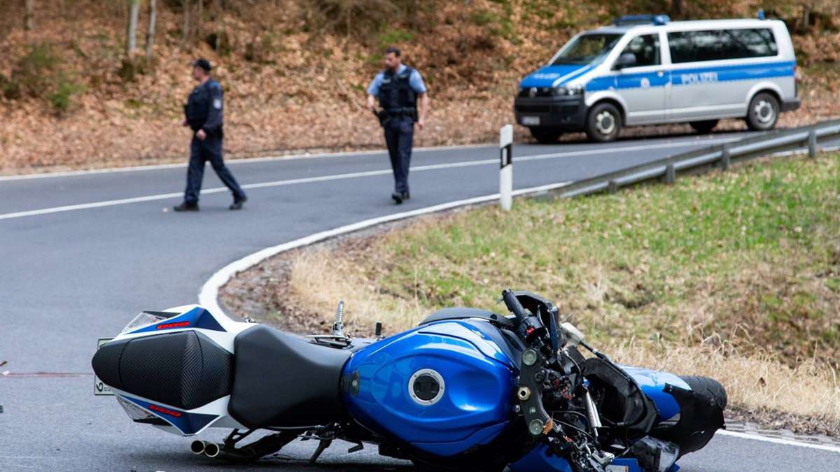 Coburg: Bus überrollt Motorradfahrer: 35-Jähriger tot