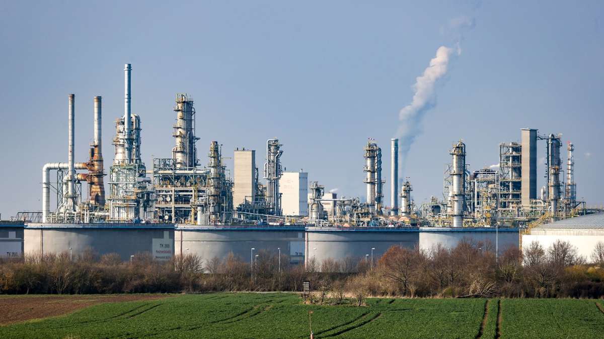 Tarifverhandlungen in Potsdam: Chemieverband will Sicherheit für Standorte und Beschäftige