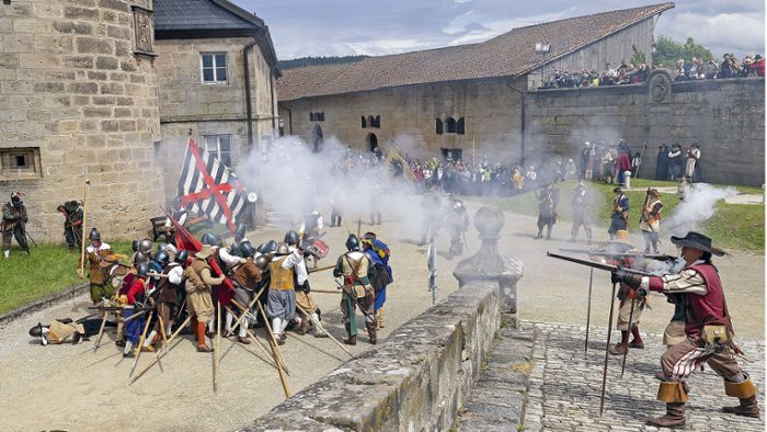 „Crana Historica“ : Schlachtengetümmel erschüttert die Festung