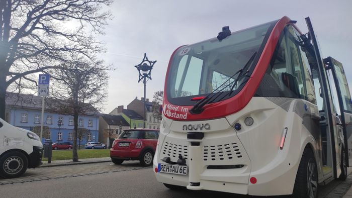 Startschuss: Bürger-Shuttle in Rehau quert Bahnlinie