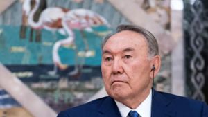 Dauerherrscher Nasarbajew tritt in Kasachstan zurück