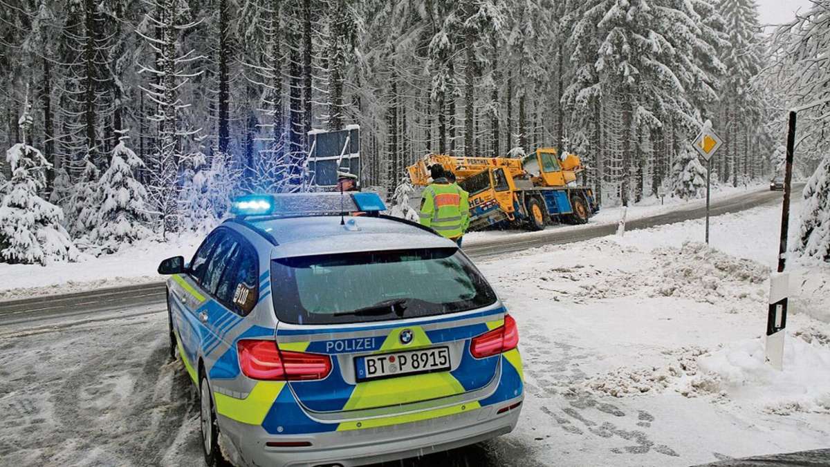 Kronach/Ludwigsstadt: Schneefall behindert den Verkehr