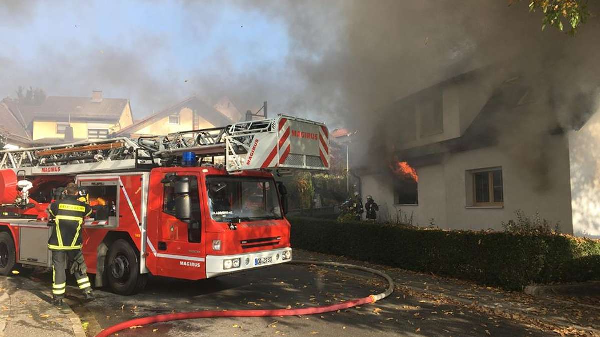 Coburg: Hausbrand in Ahorn: Hausbewohner gerettet