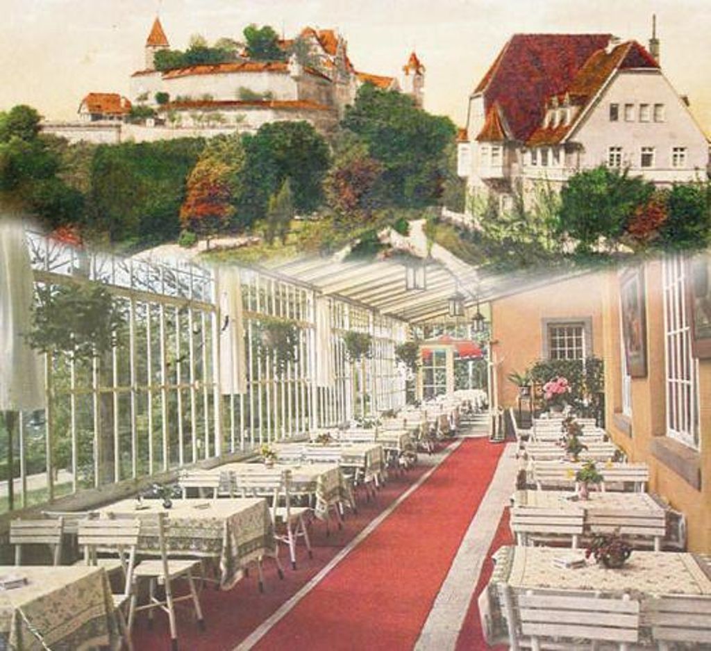 Veste Coburg und Hotel Festungshof, unten die Kaffeeterrasse im Hotel.