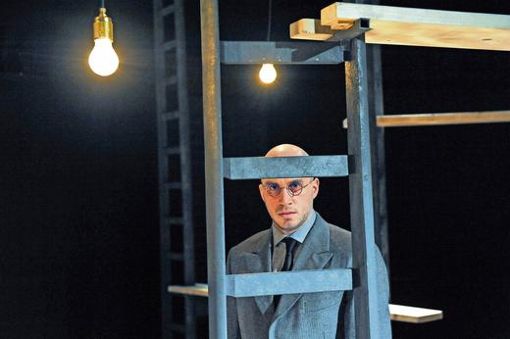 "Der Prozess" nach Franz Kafka hat mit Thorsten Köhler in der Hauptrolle am 19. Dezember in der Reithalle Premiere. Foto: Andrea Kremper