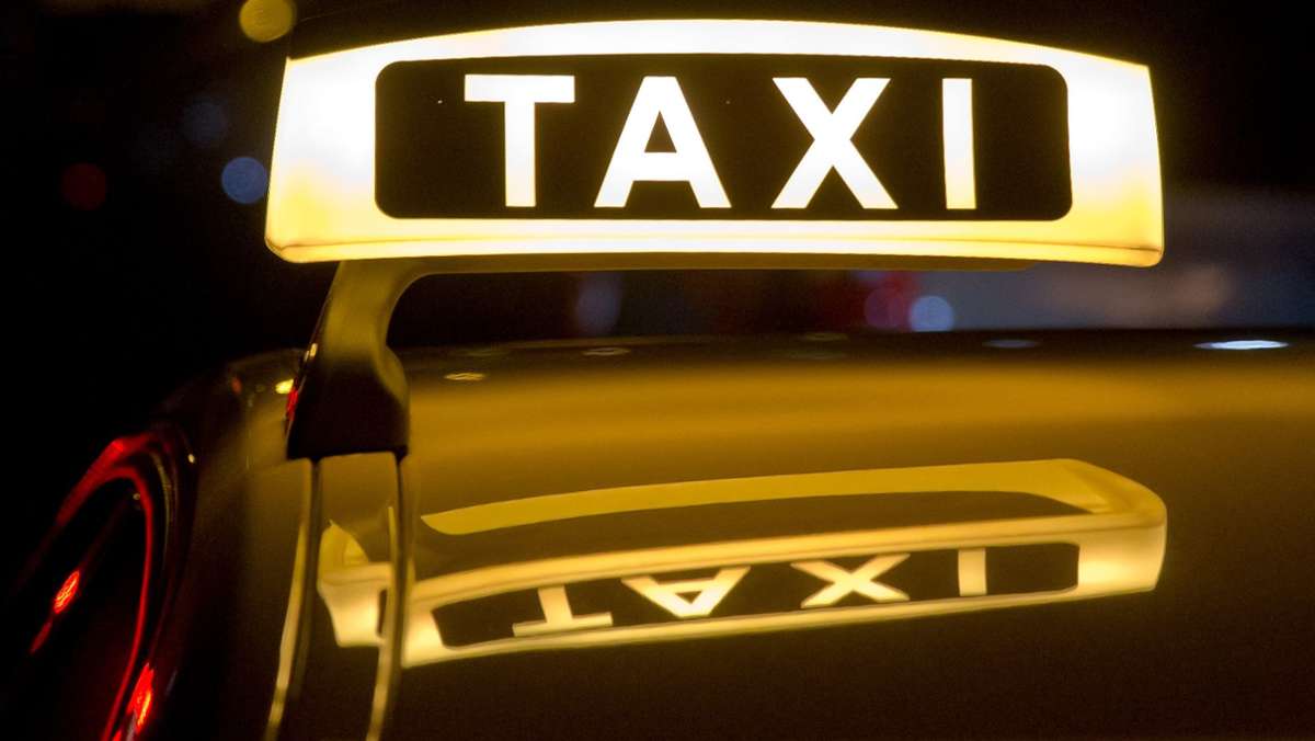Polizeikontrolle auf B173: Taxifahrer muss um Job bangen