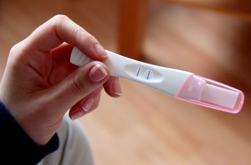 Ein positiver Schwangerschaftstest (Symbolbild). Foto: picture alliance/dpa/dpa-tmn