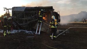 Altenkunstadt: Mähdrescher geht in Flammen auf