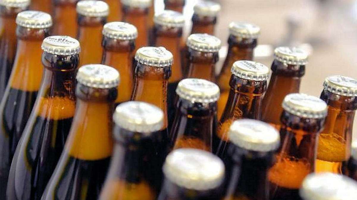 Coburg: Polizei löst Trinkgelage auf: Eine Beamtin verletzt