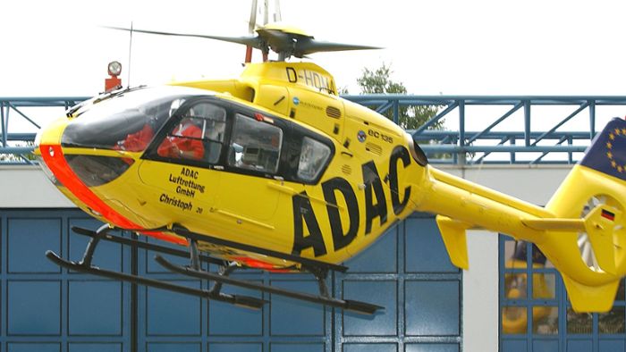 A73 nach Unfall gesperrt: Rettungshubschrauber landet