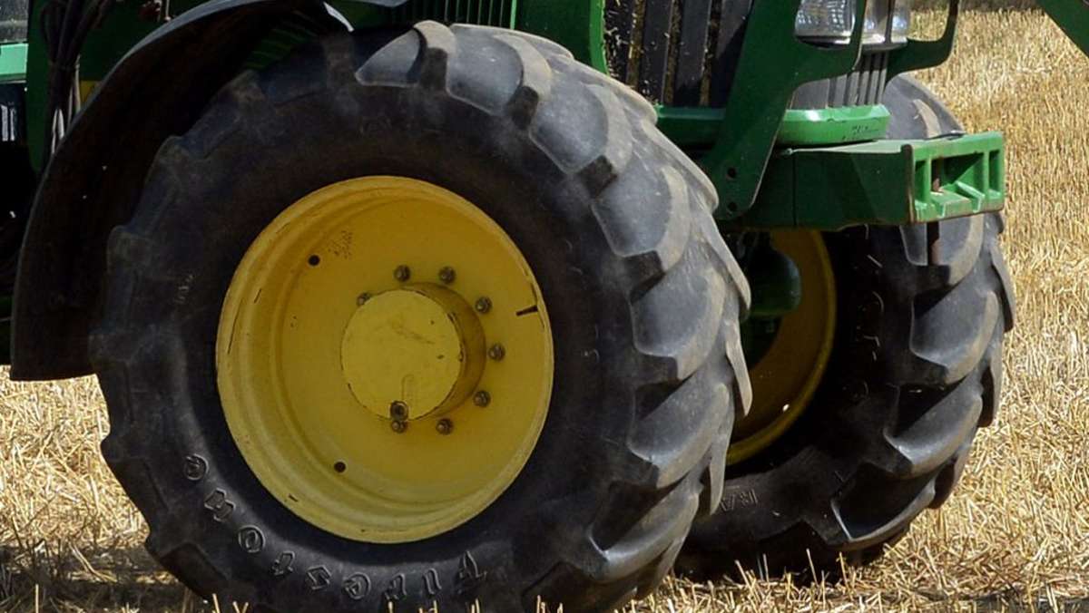 Coburg: Landwirt verliert tonnenschwere Ladung auf der B 4