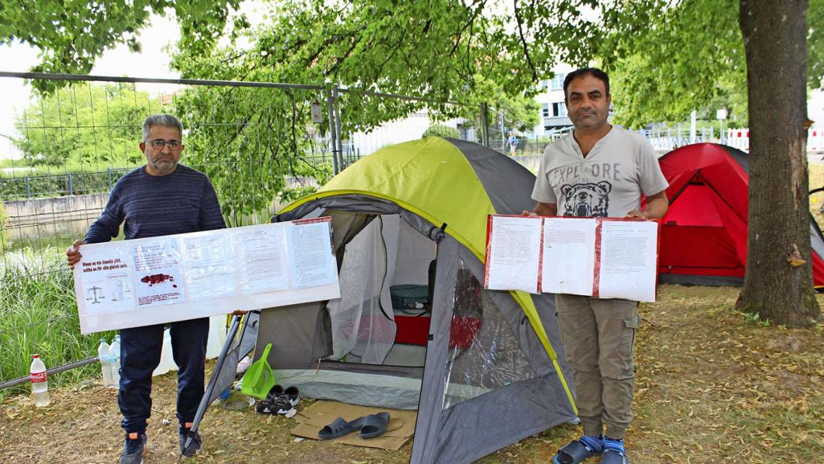 Flüchtlinge in Coburg: Protestcamp vor dem Landratsamt