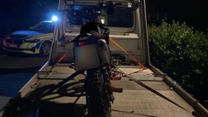 Junger Motorradfahrer rast im Landkreis Coburg vor Polizei davon
