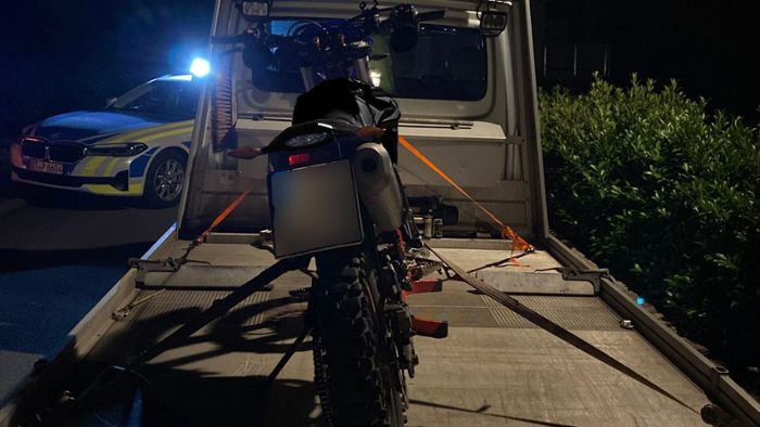 Junger Motorradfahrer rast im Landkreis Coburg vor Polizei davon
