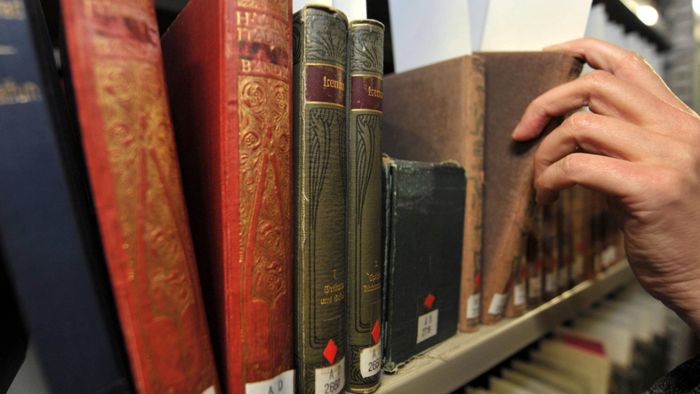 Stiftung entdeckt von Nazis geraubte Bücher aus Bibliotheken