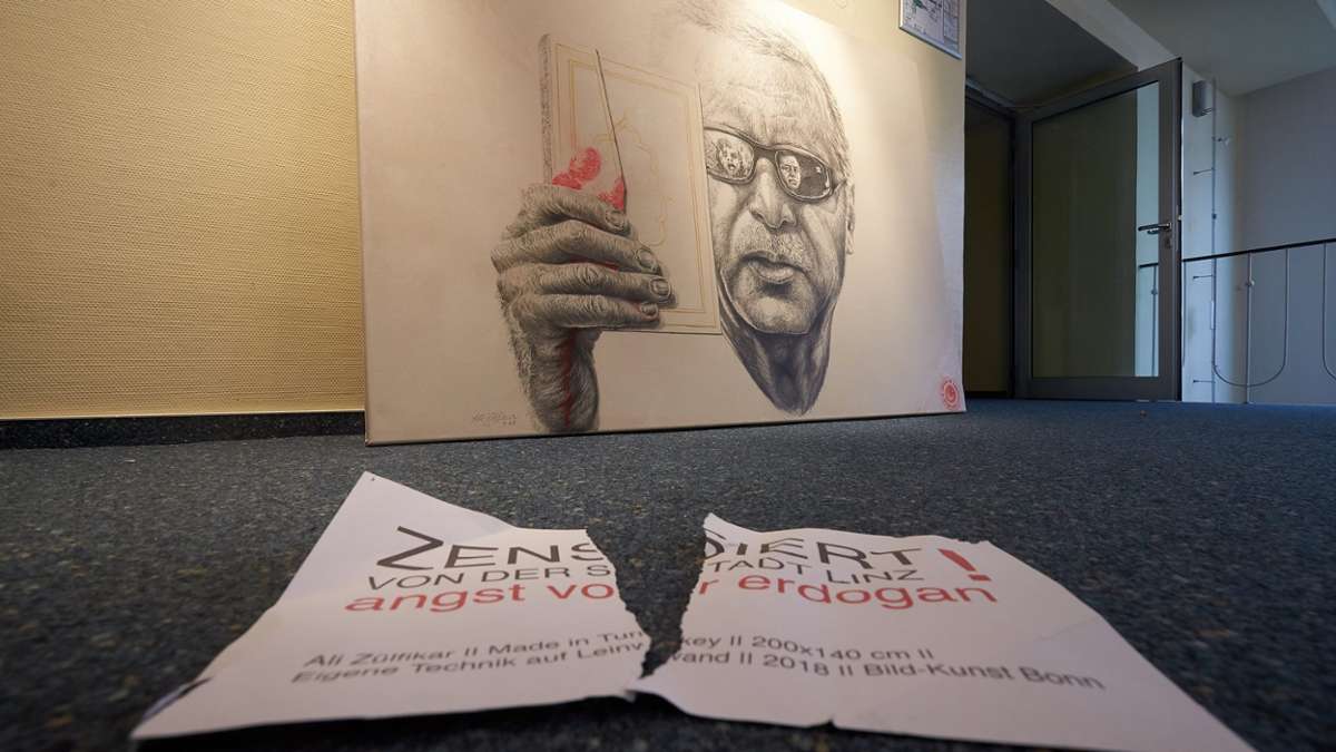 Feuilleton: Eklat um Erdogan-Zeichnung in Ausstellung