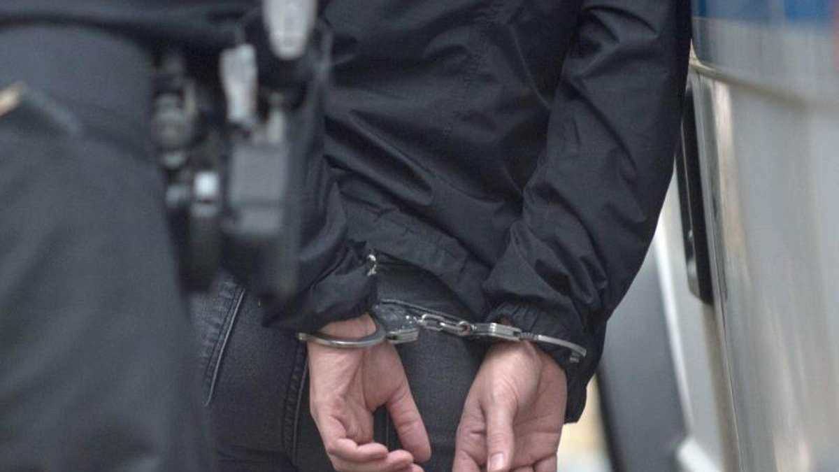 Lichtenfels: Lichtenfelser sticht 41-Jährigen Messer in die Brust - U-Haft