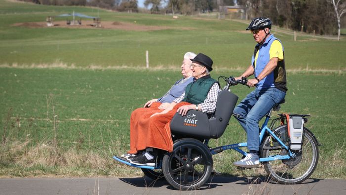 Senioren werden mobil: Mit einer Rikscha durch Ebern