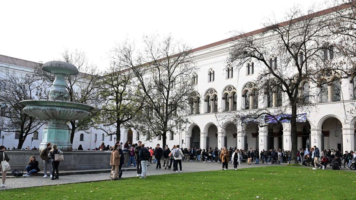 Vorfall in München: Student sitzt mit Waffe in Uni-Vorlesung