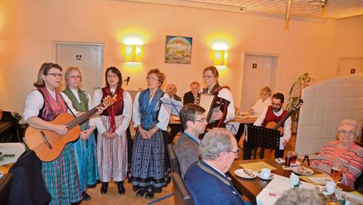 Kronach: VdK-Familie feiert mit Kronicher Maala