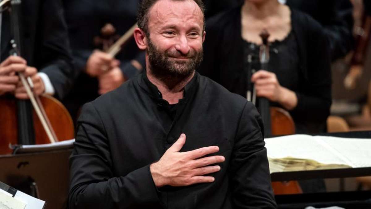 Feuilleton: Berliner Philharmoniker: Zehntausende feiern neuen Chefdirigenten