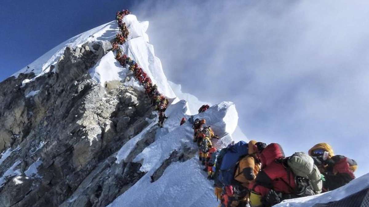 Nur der Xixabangma fehlt noch: Everest-Stau-Fotograf: 13 Achttausender in sechs Monaten