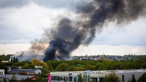 Großbrand in Braunschweiger Industriegebiet: Explosionen