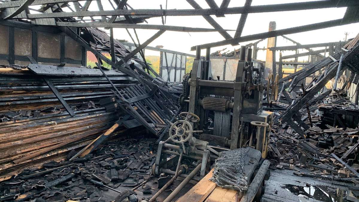 Nachbar-Regionen: Brandstifter legen mutmaßlich Feuer in Sägewerk