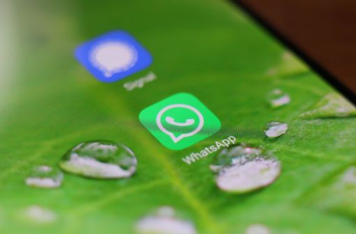 Allein beim größten Messengerdienst Whatsapp werden nach Unternehmensangaben täglich sieben Milliarden Sprachnachrichten versendet (Symbolbild). Foto: IMAGO/aal.photo/Piero Nigro
