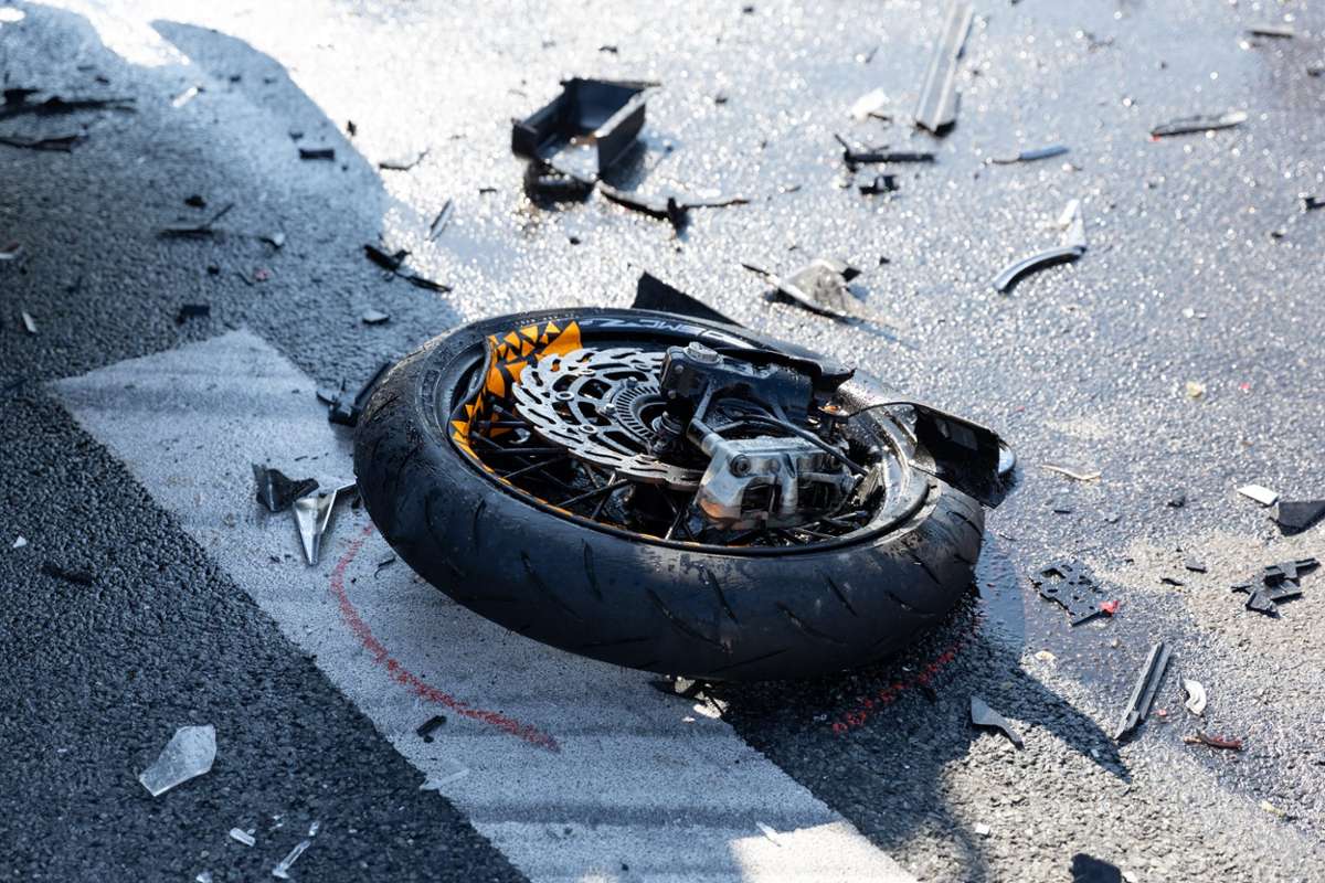 Unfall B303: 23-jähriger Motorradfahrer stirbt - Oberfranken - Neue Presse  Coburg