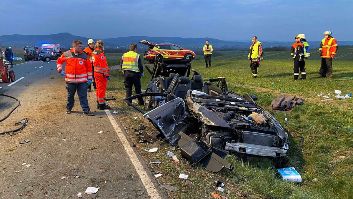Lichtenfels: Traktor überholt: Frontal-Crash fordert drei Verletzte